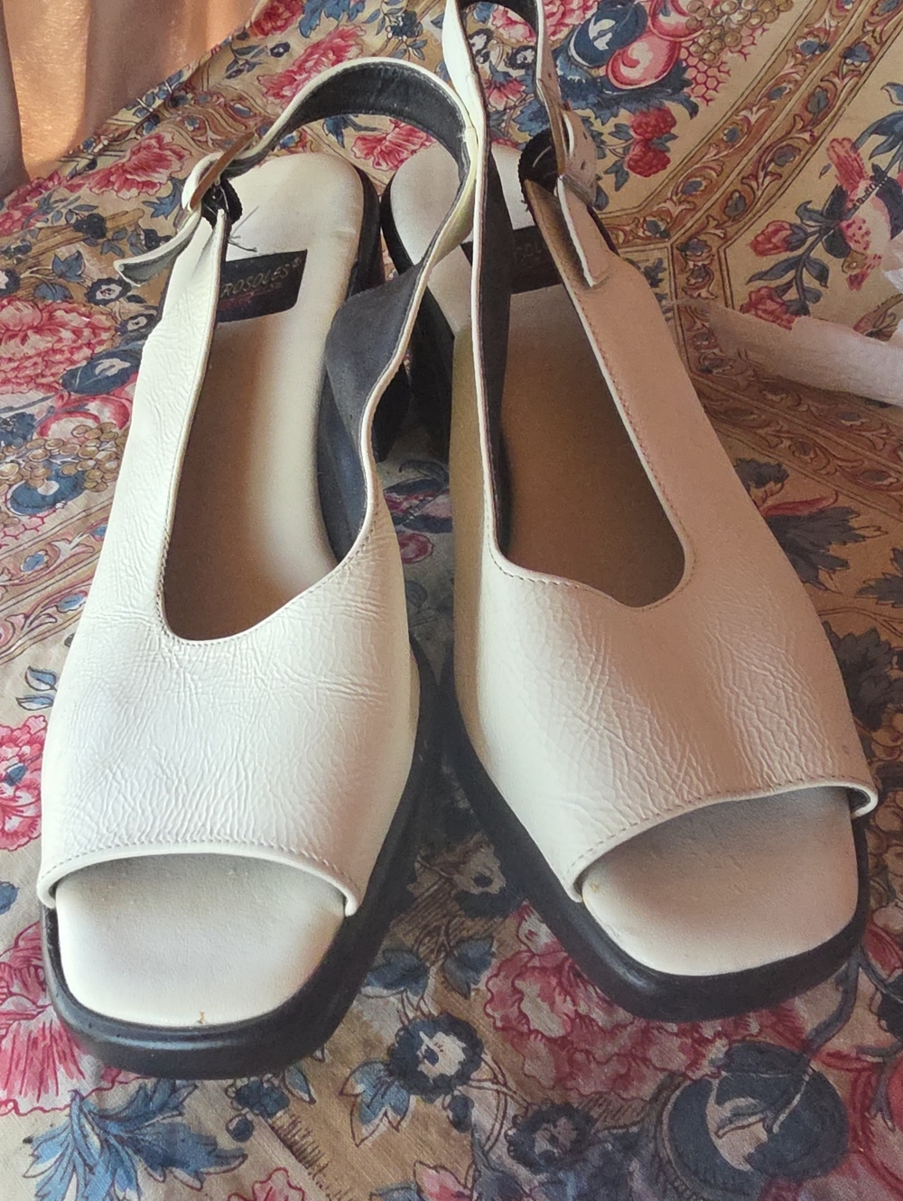 AEROSOLES Cream Open-Toe Slingback Sandals Sz 8B EUC